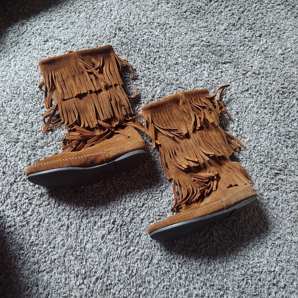 Moccasin fringe boots